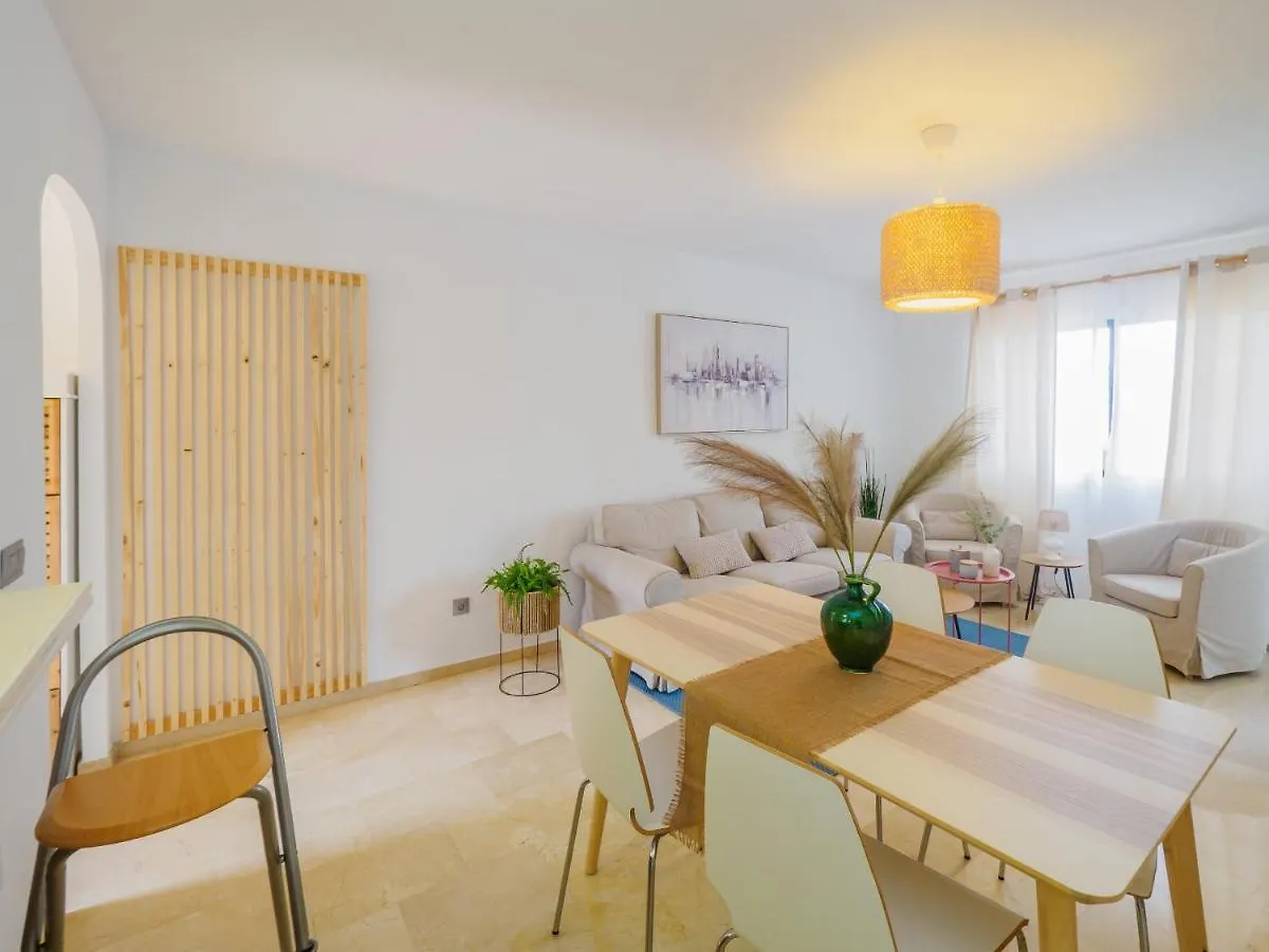 Cubo'S Apartamento Las Acacias Beach لا كالا ذي ميخاس إسبانيا